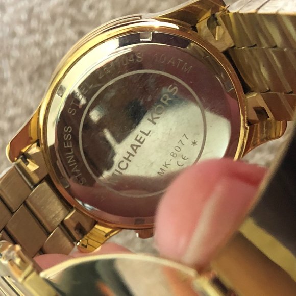 Michael Kors MK 8077 Gold Tone Watch - Picture 6 of 7